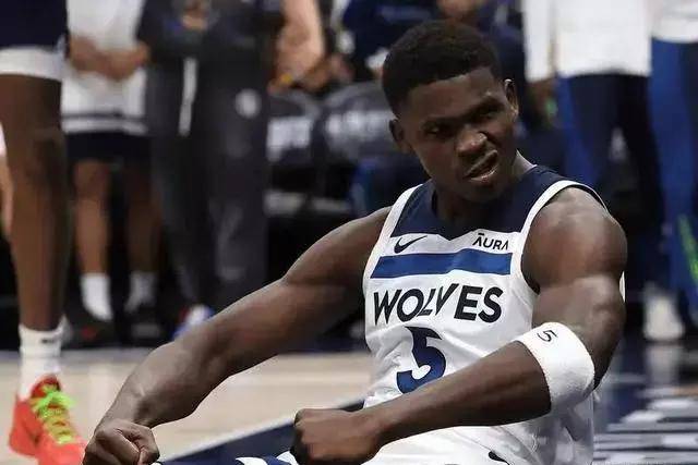 浓眉40+16詹姆斯18+8+8 湖人终结灰熊4连胜